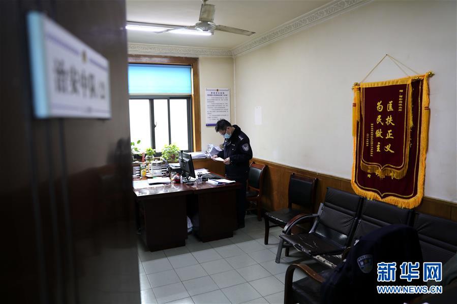 （聚焦疫情防控&middot;圖文互動(dòng)）（3）&ldquo;戰(zhàn)疫&rdquo;時(shí)期&ldquo;雙一線&rdquo;夫妻的愛情：一手平安 一手健康