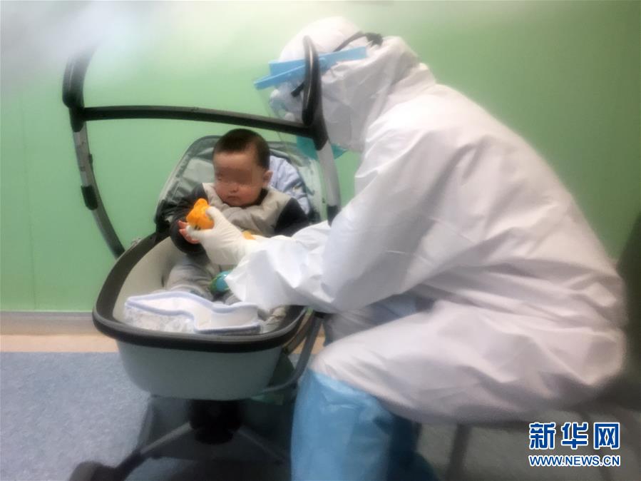 （新華全媒頭條&middot;圖文互動(dòng)）（7）人間至味是團(tuán)圓&mdash;&mdash;武漢庚子元宵節(jié)全紀(jì)錄