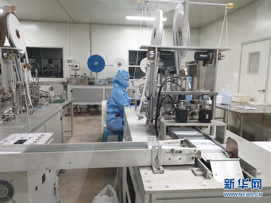 （來自經(jīng)濟(jì)前沿的故事&middot;企業(yè)復(fù)工復(fù)產(chǎn)&middot;圖文互動(dòng)）（3）堅(jiān)守生產(chǎn)線就是保護(hù)&ldquo;生命線&rdquo;&mdash;&mdash;廣西部分企業(yè)復(fù)工生產(chǎn)見聞