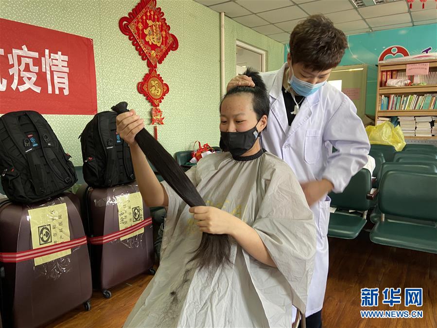 （聚焦疫情防控&middot;圖文互動(dòng)）（1）沖鋒向前，我們義無(wú)反顧&mdash;&mdash;&ldquo;戰(zhàn)疫&rdquo;一線醫(yī)護(hù)人員群像