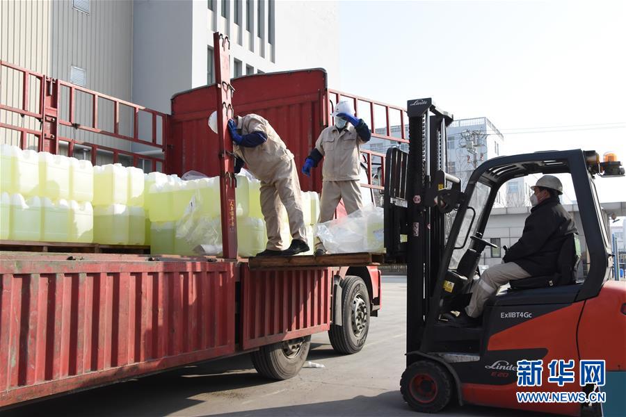 （圖文互動(dòng)）（2）爭(zhēng)分奪秒，為了那千公里之外的馳援&mdash;&mdash;急需防疫物資天津復(fù)工復(fù)產(chǎn)一線見聞