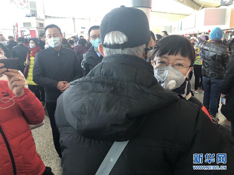 （熱點(diǎn)鮮報(bào)&middot;圖文互動(dòng)）（1）三代人的約定：父母送我援湖北，我給孩子樹榜樣