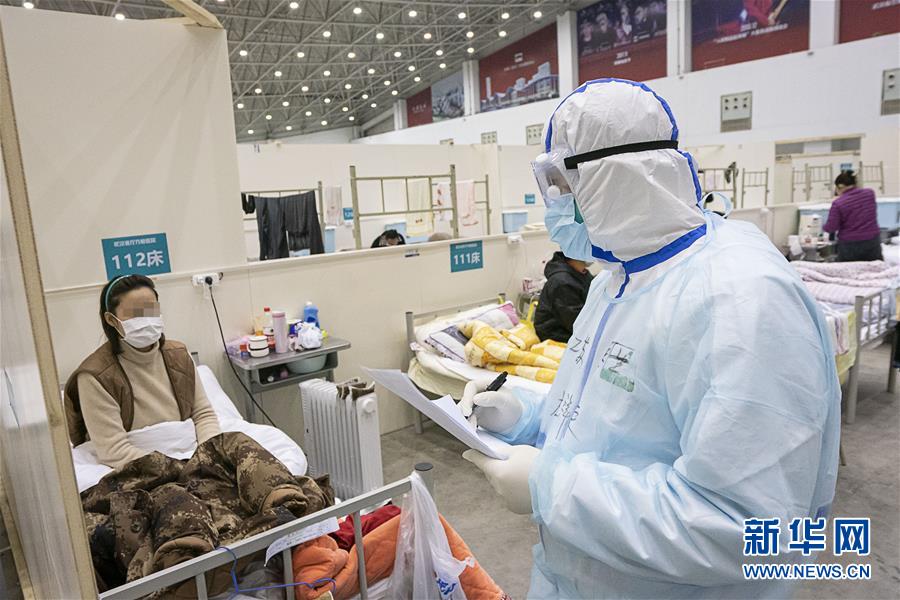 （新華全媒頭條&middot;圖文互動）（4）火線上的中流砥柱&mdash;&mdash;獻(xiàn)給奮戰(zhàn)在抗疫一線的醫(yī)務(wù)工作者