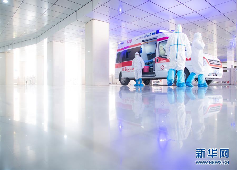 （新華全媒頭條&middot;圖文互動）（5）火線上的中流砥柱&mdash;&mdash;獻(xiàn)給奮戰(zhàn)在抗疫一線的醫(yī)務(wù)工作者