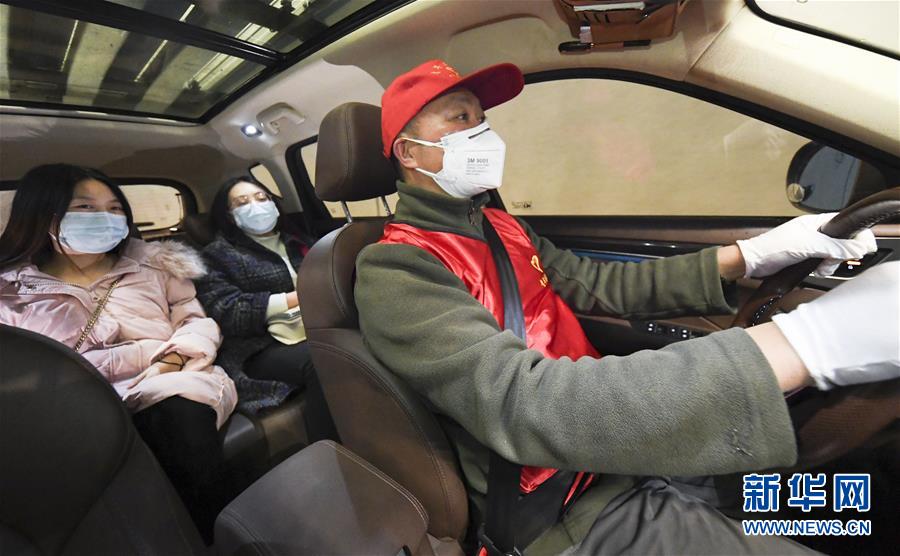 （新華全媒頭條&middot;圖文互動）（7）火線上的中流砥柱&mdash;&mdash;獻(xiàn)給奮戰(zhàn)在抗疫一線的醫(yī)務(wù)工作者