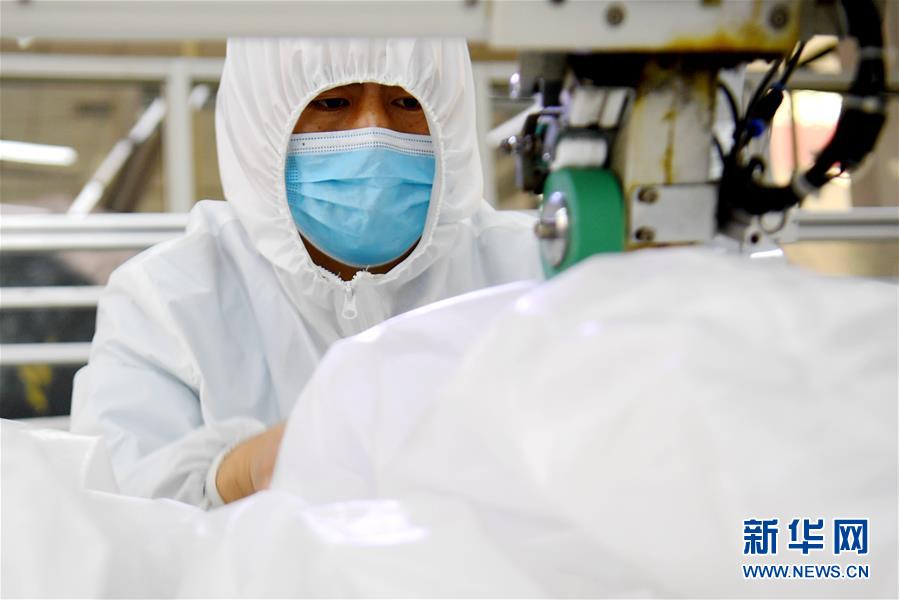 （聚焦疫情防控&middot;圖文互動）（7）我們能多產(chǎn)一件，前方就少一份風(fēng)險&mdash;&mdash;醫(yī)用防護服&ldquo;河北制造&rdquo;緊急&ldquo;起飛&rdquo;記