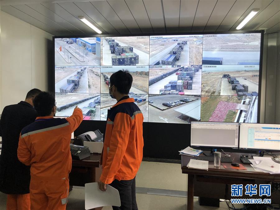 （圖文互動）（2）抓好防疫保暢，還管司機吃飯&mdash;&mdash;廣西欽州保稅港區(qū)服務企業(yè)復工見聞