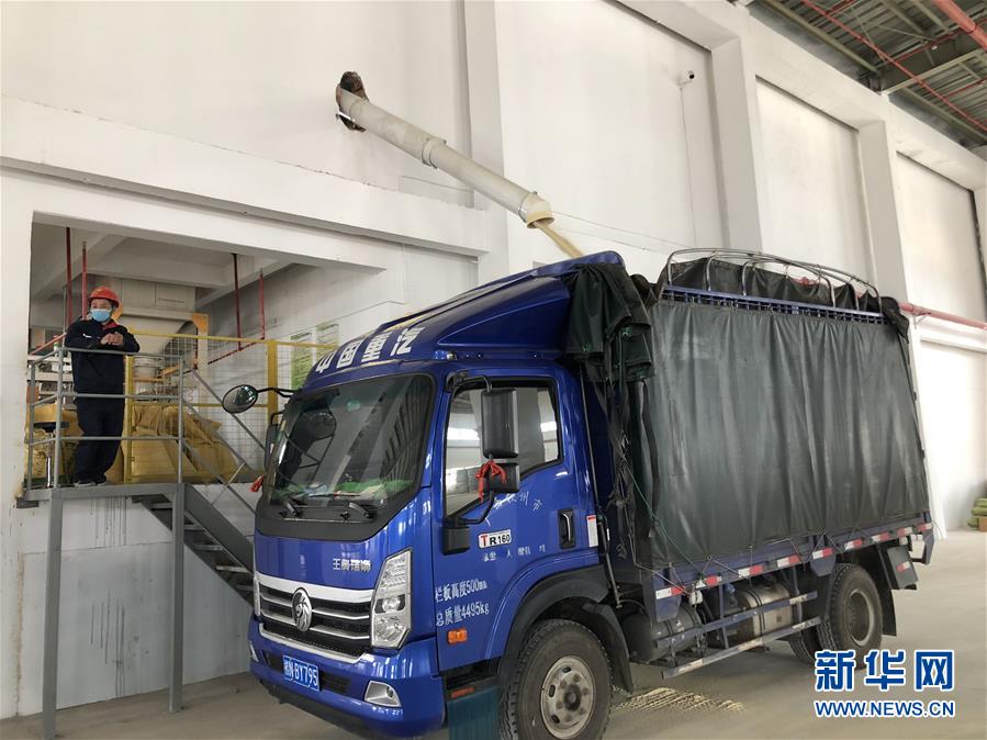 （圖文互動）（5）抓好防疫保暢，還管司機吃飯&mdash;&mdash;廣西欽州保稅港區(qū)服務企業(yè)復工見聞