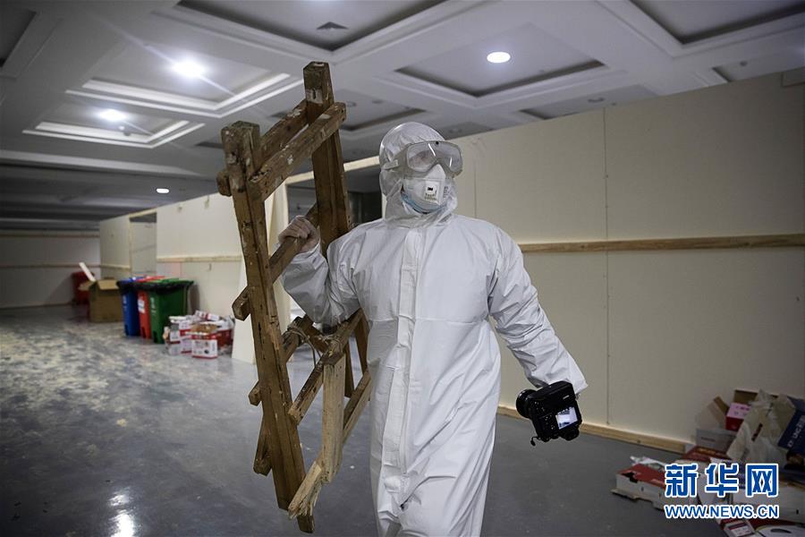 （新華全媒頭條配圖&middot;圖文互動）（7）戰(zhàn)&ldquo;疫&rdquo;的一天&mdash;&mdash;新華社記者直擊湖北保衛(wèi)戰(zhàn)