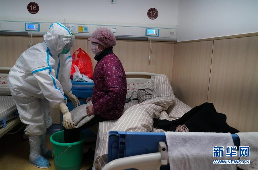 （聚焦疫情防控&middot;圖文互動）（8）參與救治新冠肺炎確診病例超八成&mdash;&mdash;中醫(yī)藥在抗擊疫情中貢獻力量