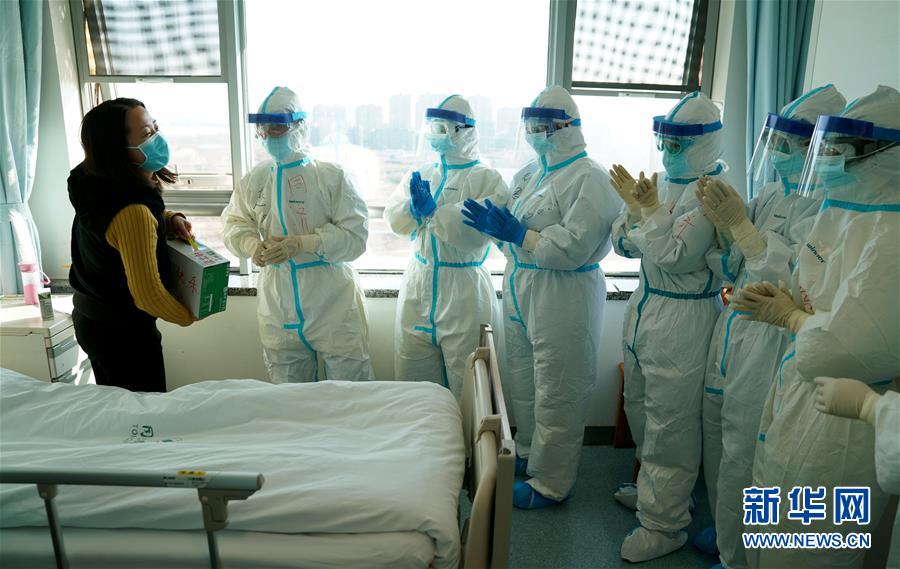 （新華全媒頭條&middot;圖文互動）（6）&ldquo;與國家同舟，與人民共濟(jì)&rdquo;&mdash;&mdash;新冠肺炎重癥救治同濟(jì)醫(yī)院戰(zhàn)&ldquo;疫&rdquo;直擊