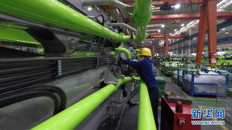 （圖文互動）（1）吃粉擼串，商圈&ldquo;打卡&rdquo;，動車出廠&mdash;&mdash;湖南&ldquo;標簽&rdquo;復蘇記