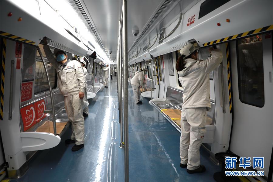 （圖文互動）（3）吃粉擼串，商圈&ldquo;打卡&rdquo;，動車出廠&mdash;&mdash;湖南&ldquo;標簽&rdquo;復蘇記