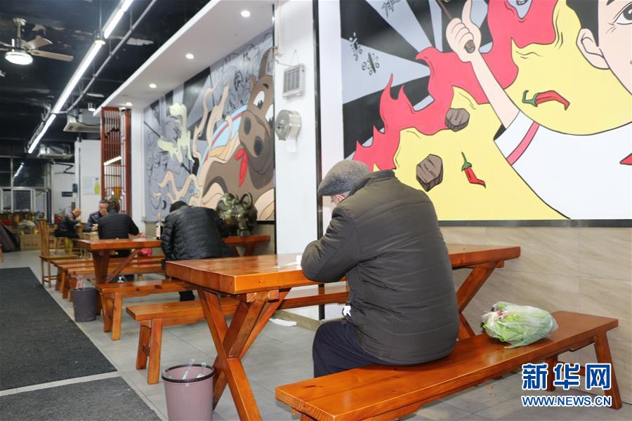 （圖文互動）（5）吃粉擼串，商圈&ldquo;打卡&rdquo;，動車出廠&mdash;&mdash;湖南&ldquo;標簽&rdquo;復蘇記