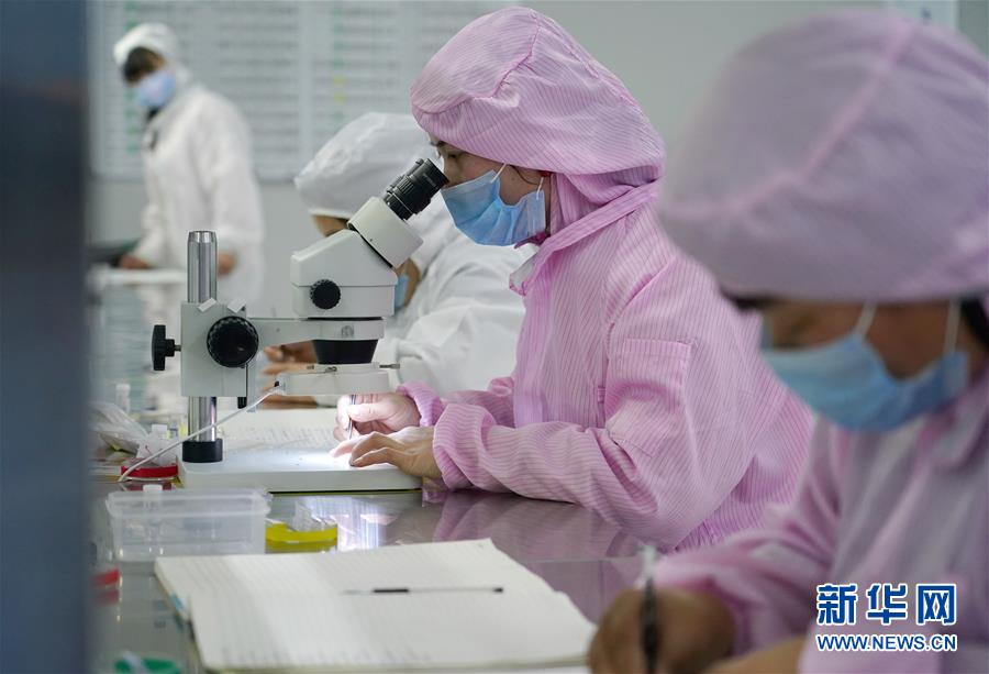 （決戰(zhàn)決勝脫貧攻堅(jiān)&middot;圖文互動(dòng)）（2）秦巴山區(qū)：戰(zhàn)疫戰(zhàn)貧，兩場(chǎng)仗都要打贏