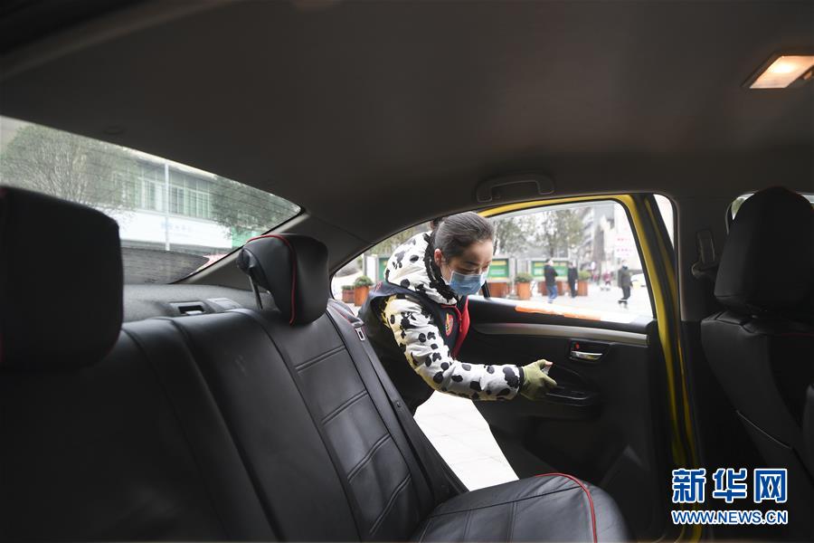 （聚焦疫情防控&middot;圖文互動）（3）&ldquo;讓醫(yī)務人員無后顧之憂！&rdquo;&mdash;&mdash;重慶志愿者&ldquo;守護&rdquo;千余名一線醫(yī)護人員家屬見聞