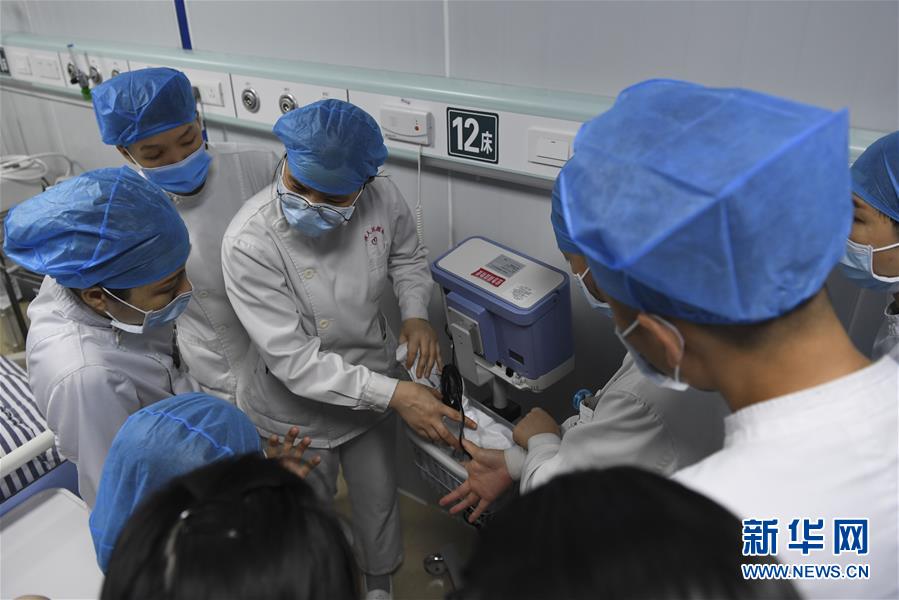 （圖文互動）（1）&ldquo;你們逆行，我們護航&rdquo;&mdash;&mdash;廣西關愛一線醫(yī)務工作者見聞 