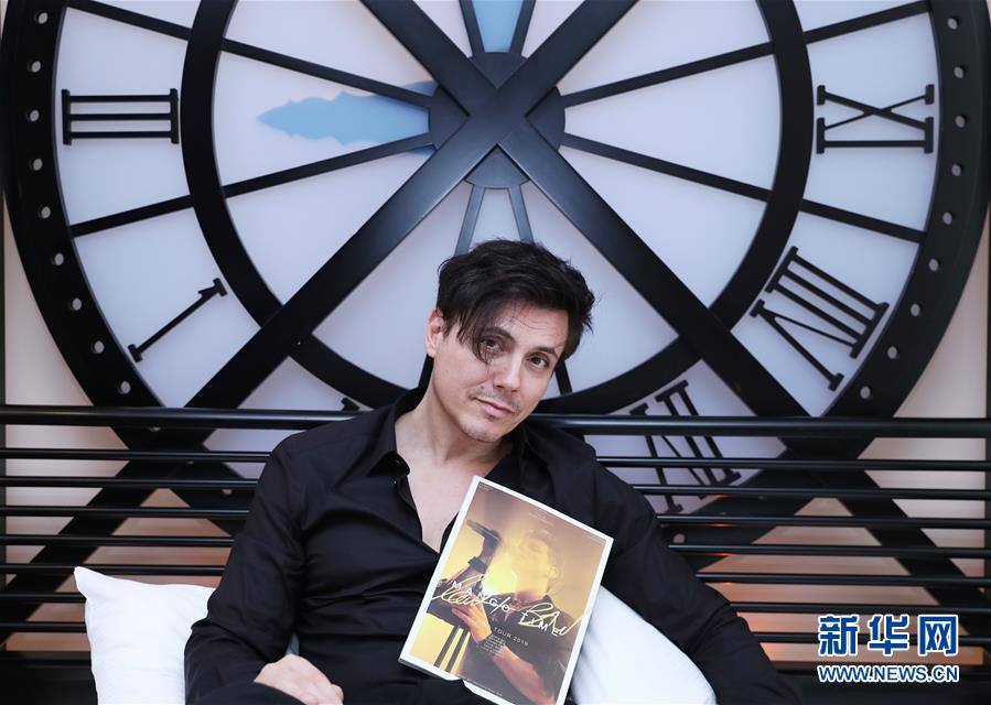 （國(guó)際&middot;圖文互動(dòng)）（1）通訊：手牽手，我們共同驅(qū)散陰霾&mdash;&mdash;法國(guó)音樂人創(chuàng)作抗疫歌曲背后的故事