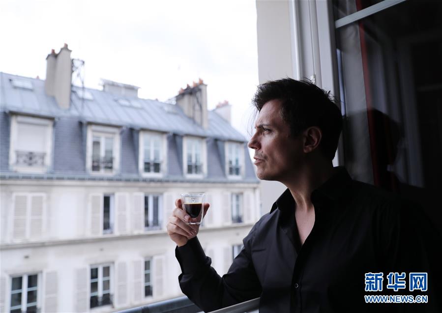 （國(guó)際&middot;圖文互動(dòng)）（5）通訊：手牽手，我們共同驅(qū)散陰霾&mdash;&mdash;法國(guó)音樂人創(chuàng)作抗疫歌曲背后的故事