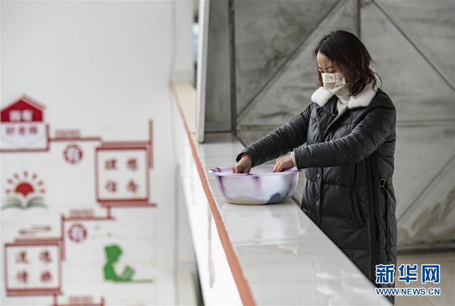 （新華全媒頭條&middot;圖文互動）（3）特殊時期，他們這樣履職&mdash;&mdash;全國人大代表這個春天在行動