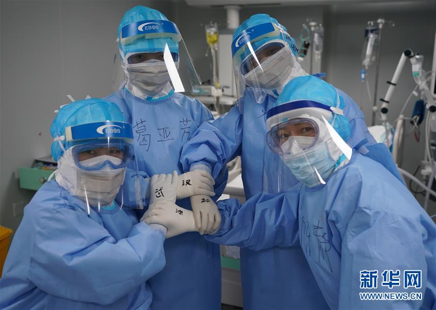 （新華全媒頭條&middot;圖文互動）（13）和時間拼速度 與死神搶生命&mdash;&mdash;火神山醫(yī)院重癥醫(yī)學一科里的&ldquo;生死戰(zhàn)&rdquo; 