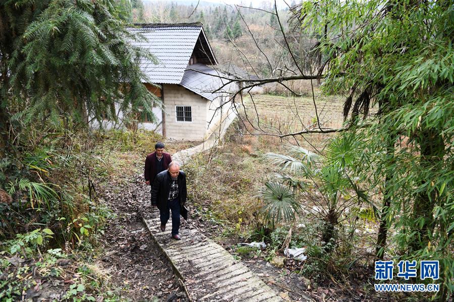 （新華全媒頭條&middot;圖文互動）（7）來自大山深處的&ldquo;移民管家&rdquo;&mdash;&mdash;記貴州正安縣瑞濠街道辦事處主任吳太璽