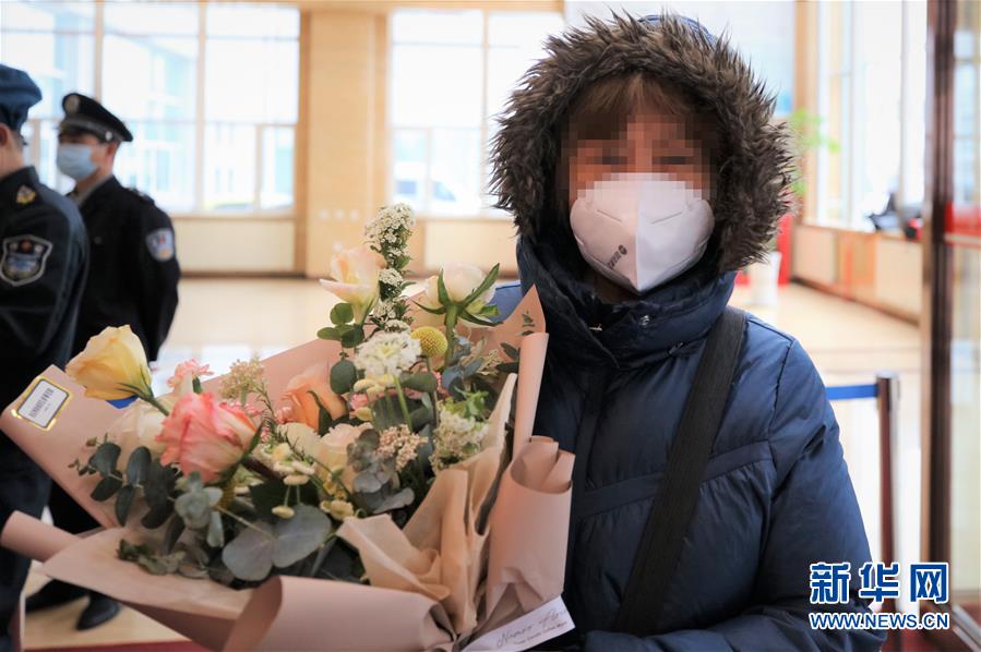 (聚焦疫情防控·圖文互動)(2)托舉生命的競速——黑龍江集中救治新冠肺炎重癥患者紀(jì)實