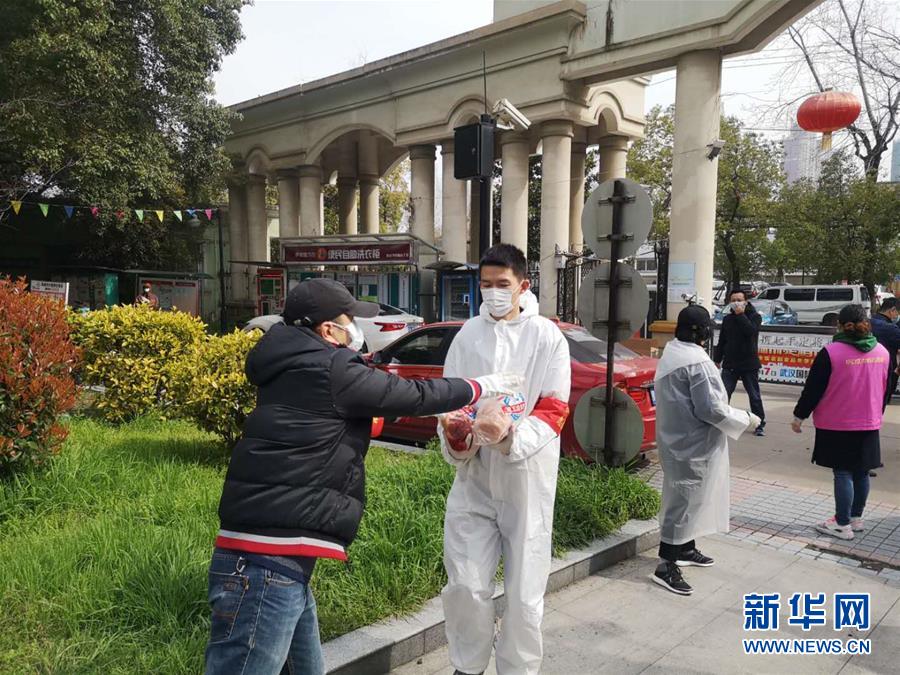 （習(xí)近平致敬的戰(zhàn)&ldquo;疫&rdquo;英雄&middot;下沉干部篇&middot;圖文互動(dòng)）（3）他們，挺身而出守防線