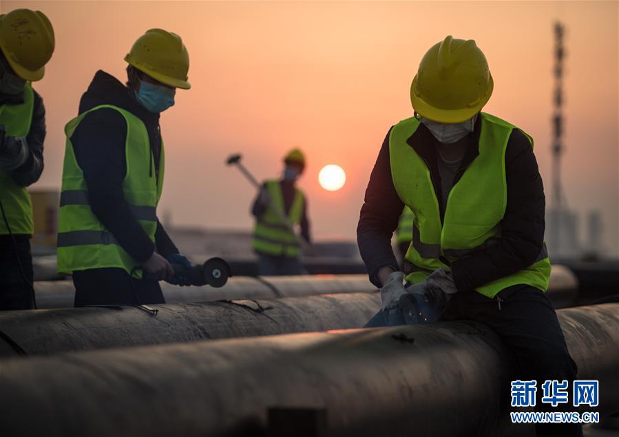 （新華全媒頭條&middot;圖文互動）（6）致敬&ldquo;沉默的英雄&rdquo;&mdash;&mdash;記武漢火神山雷神山醫(yī)院的建設者