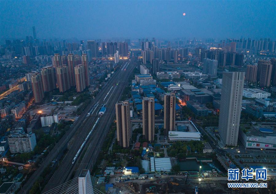 （新華全媒頭條&middot;圖文互動(dòng)）（4）武漢重啟，不負(fù)春天&mdash;&mdash;寫在武漢&ldquo;解封&rdquo;之際