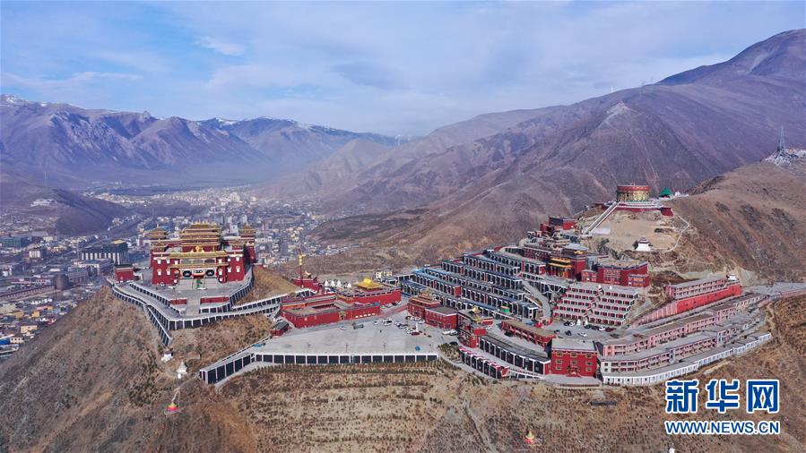 (新華全媒頭條·圖文互動(dòng))(12)三江之源見(jiàn)證中國(guó)奇跡——寫在玉樹(shù)地震10周年之際