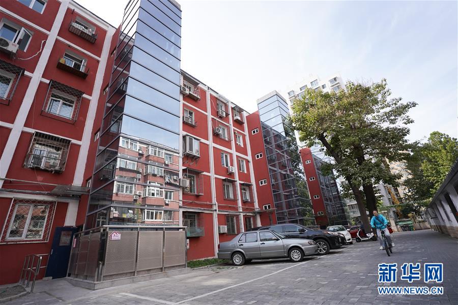 （新華全媒頭條&middot;圖文互動(dòng)）（1）88級(jí)臺(tái)階，終于不再是座&ldquo;山&rdquo;？&mdash;&mdash;北京老舊小區(qū)加裝電梯現(xiàn)狀調(diào)查