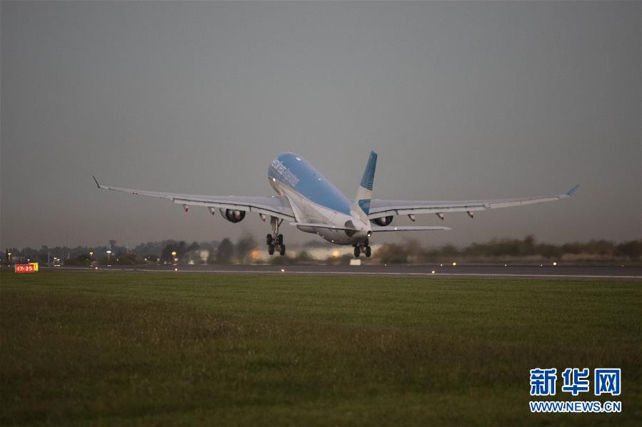 （圖文互動(dòng)&middot;國(guó)際疫情）（6）通訊：3.8萬(wàn)公里的航程　跨越大洋的情誼&mdash;&mdash;記阿根廷從中國(guó)運(yùn)載防疫物資