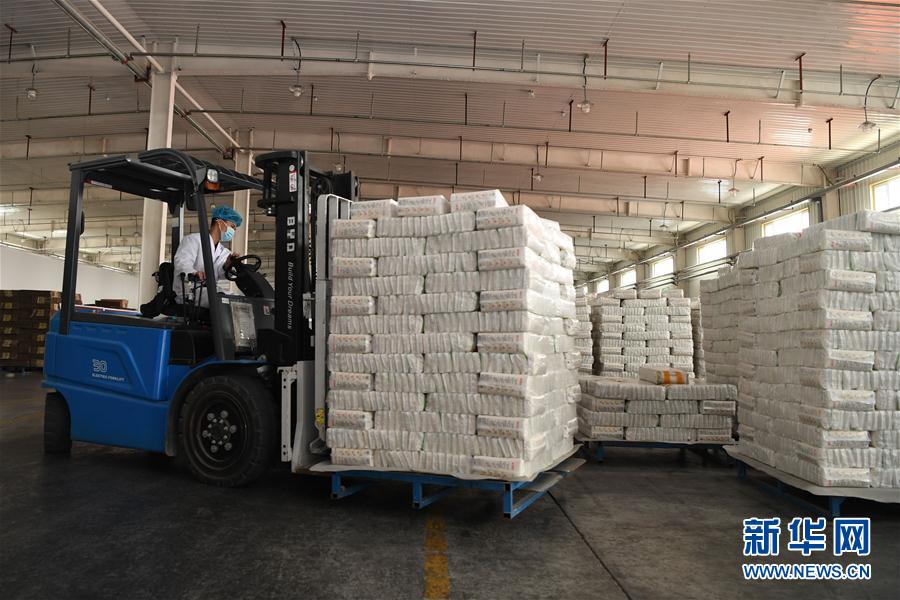 （聚焦復(fù)工復(fù)產(chǎn)&middot;圖文互動）（1）新疆阿拉山口積極復(fù)工復(fù)產(chǎn)