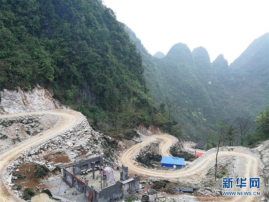 (在習(xí)近平新時(shí)代中國特色社會(huì)主義思想指引下——新時(shí)代新作為新篇章·習(xí)近平總書記關(guān)切事·圖文互動(dòng))(7)啃下最后的硬骨頭——脫貧攻堅(jiān)掛牌督戰(zhàn)進(jìn)行時(shí)