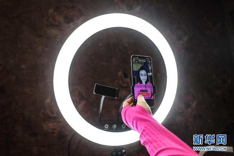 （在習(xí)近平新時(shí)代中國特色社會主義思想指引下&mdash;&mdash;新時(shí)代新作為新篇章&middot;習(xí)近平總書記關(guān)切事&middot;圖文互動(dòng)）（3）打開生活的正確方式：更衛(wèi)生、更健康！