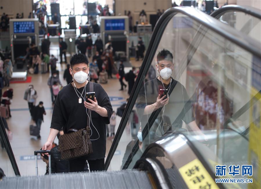 （新華全媒頭條&middot;圖文互動(dòng)）（10）江城&ldquo;歸來&rdquo; 不負(fù)韶華&mdash;&mdash;武漢&ldquo;解封&rdquo;半月記