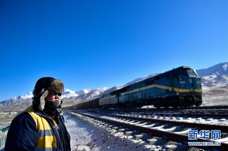 （新華全媒頭條&middot;圖文互動(dòng)）（1）用腳步和忠誠守護(hù)雪域天路&mdash;&mdash;記青藏鐵路望昆線路車間副主任于本蕃