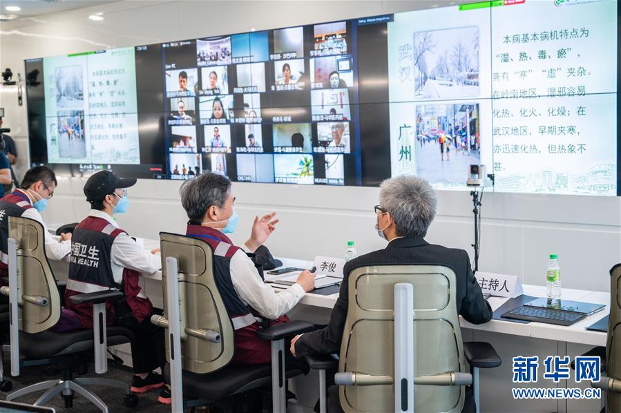  （新華全媒頭條&middot;圖文互動）（4）白衣執(zhí)甲為蒼生&mdash;&mdash;全球抗疫戰(zhàn)場醫(yī)護(hù)人員群像