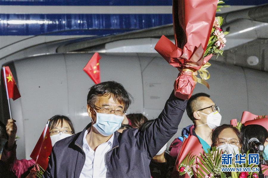 （聚焦疫情防控&middot;圖文互動）（9）分秒必爭！一切為了治病救人&mdash;&mdash;中國抗疫生命至上的生動實踐