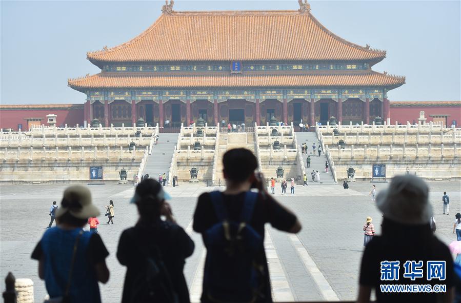 (新華全媒頭條·圖文互動)(3)人氣回暖 消費復(fù)蘇 健康出行——加長版“五一”假期觀察