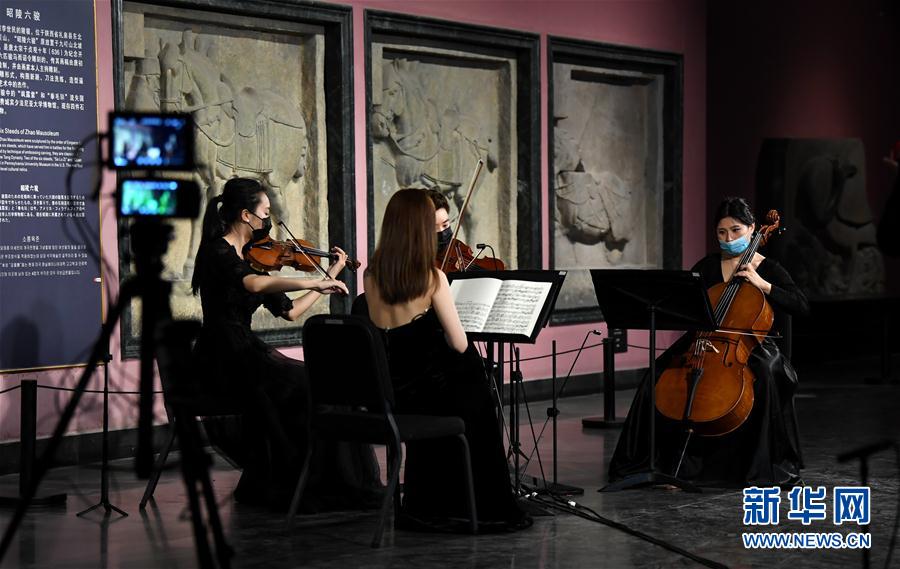 (新華全媒頭條·圖文互動)(10)人氣回暖 消費復(fù)蘇 健康出行——加長版“五一”假期觀察