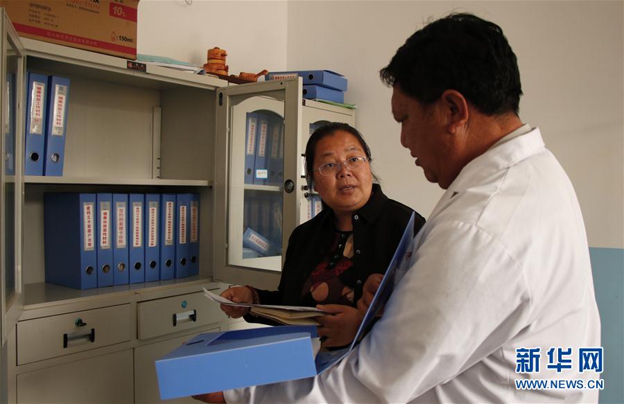 (代表委員履職·圖文互動)(1)為百姓健康奔走——全國人大代表胡阿羅履職記