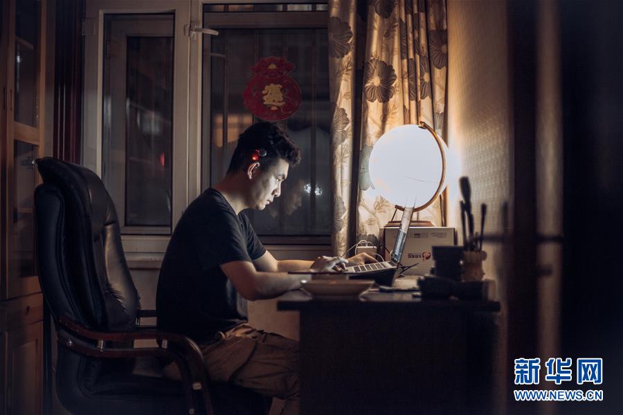 (在習近平新時代中國特色社會主義思想指引下——新時代新作為新篇章·習近平總書記關(guān)切事·圖文互動)(5)增強困難群眾對疫情影響的抵抗力