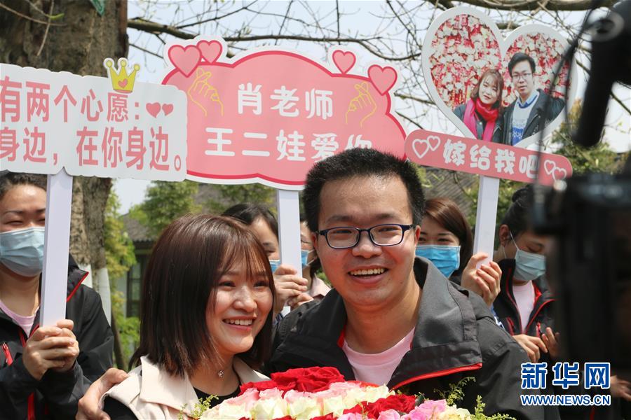 （新華全媒頭條&middot;圖文互動）（12）&ldquo;我看不見你的樣子，但我知道你是誰&rdquo;&mdash;&mdash;寫在國際護士節(jié)來臨之際