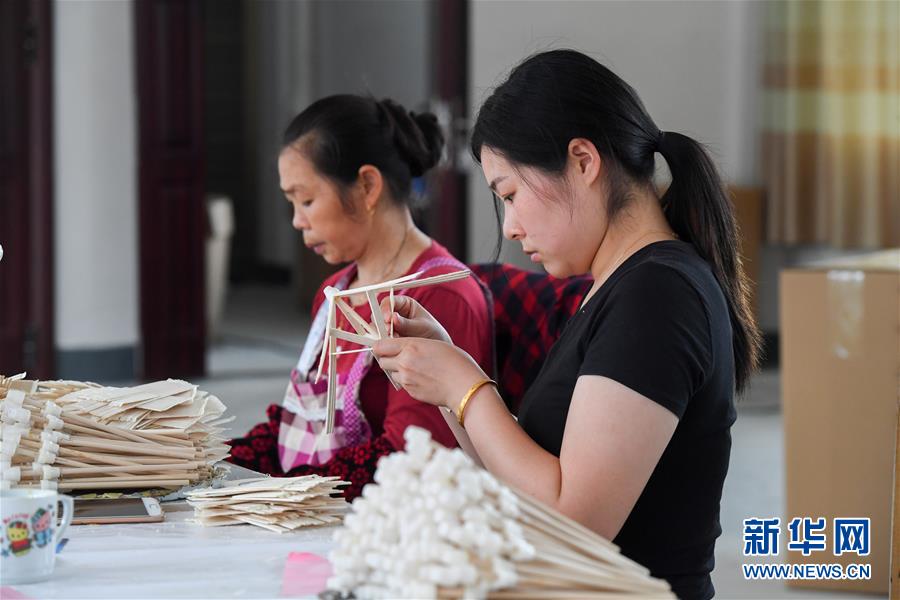 （決戰(zhàn)決勝脫貧攻堅(jiān)&middot;圖文互動(dòng)）（4）老手藝撐起&ldquo;脫貧傘&rdquo;