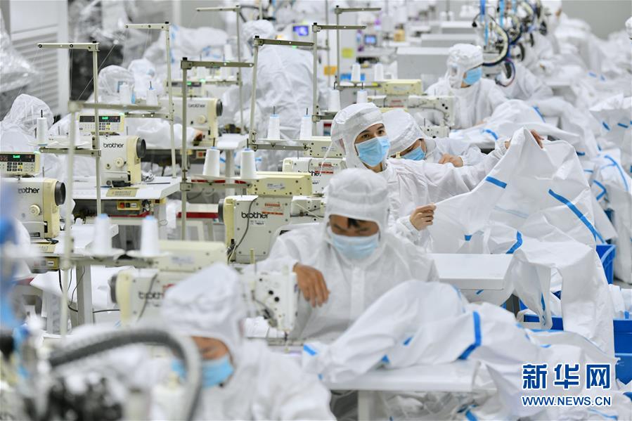 （新華全媒頭條&middot;圖文互動(dòng)）（10）風(fēng)雨無阻向前進(jìn)&mdash;&mdash;寫在全國(guó)疫情防控阻擊戰(zhàn)取得重大戰(zhàn)略成果之際