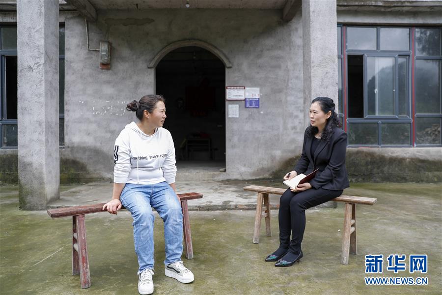 （兩會(huì)人物&middot;圖文互動(dòng)）（4）帶娃、賺錢(qián)兩不誤&mdash;&mdash;一位農(nóng)民工代表眼中的脫貧新工作