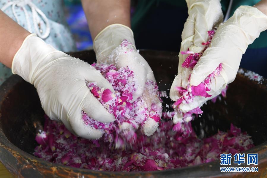 （決戰(zhàn)決勝脫貧攻堅&middot;聚焦三區(qū)三州&middot;圖文互動）（4）號角聲里看于田&mdash;&mdash;來自庫爾班大叔故鄉(xiāng)的脫貧報告