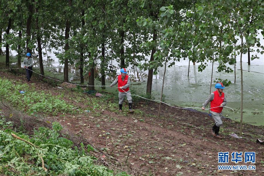 （圖文互動(dòng)）（2）搶險(xiǎn)！群眾的安全高于一切&mdash;&mdash;湖北統(tǒng)籌部署緊急應(yīng)對(duì)洪澇災(zāi)害